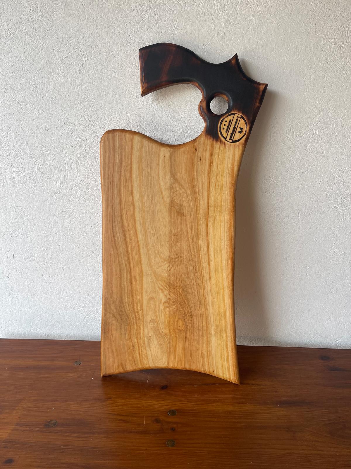 Tocător din Lemn de Arin cu Mâner Rustic – 65x27 cm
