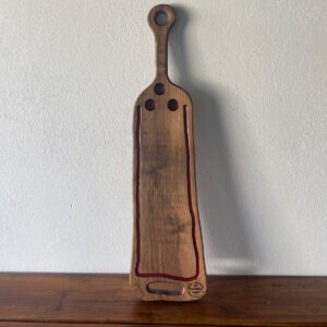 Tocător XL din Nuc cu Rășină Vișinie și 3 Shot-uri – 92x23x2 cm