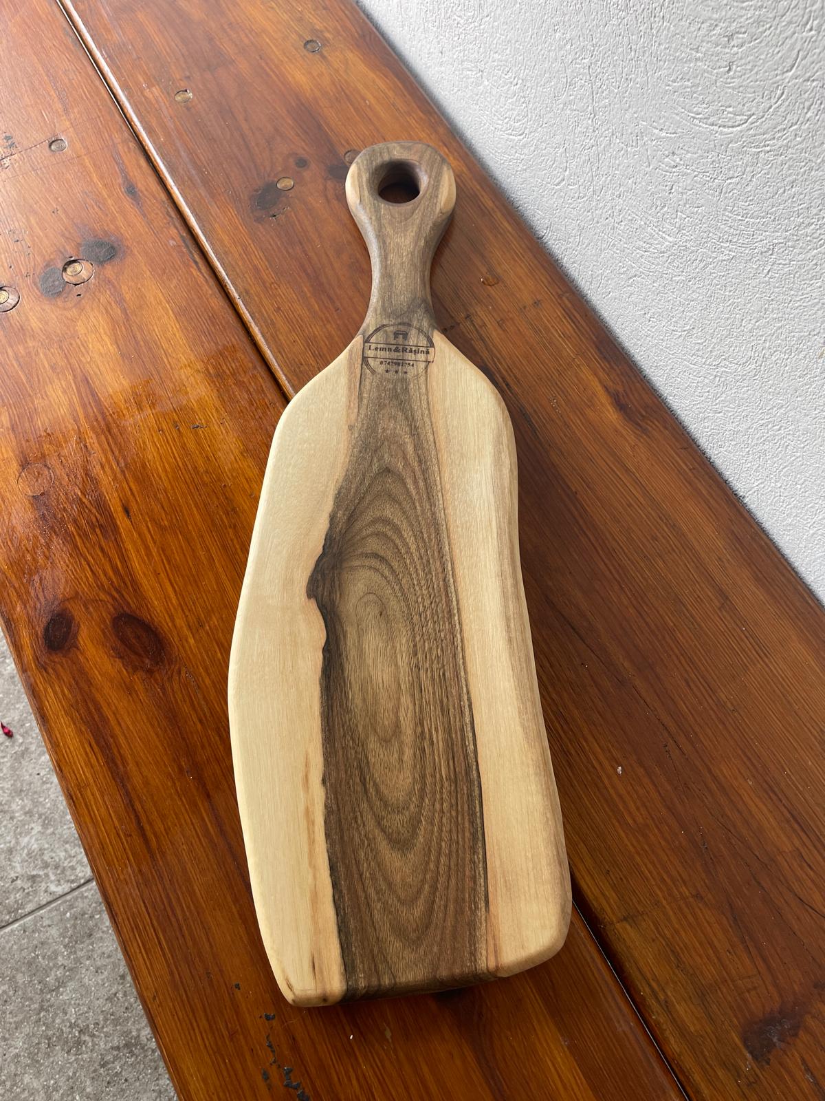 Tocător din Lemn Masiv de Nuc cu Mâner – 60x20 cm - imagine 4