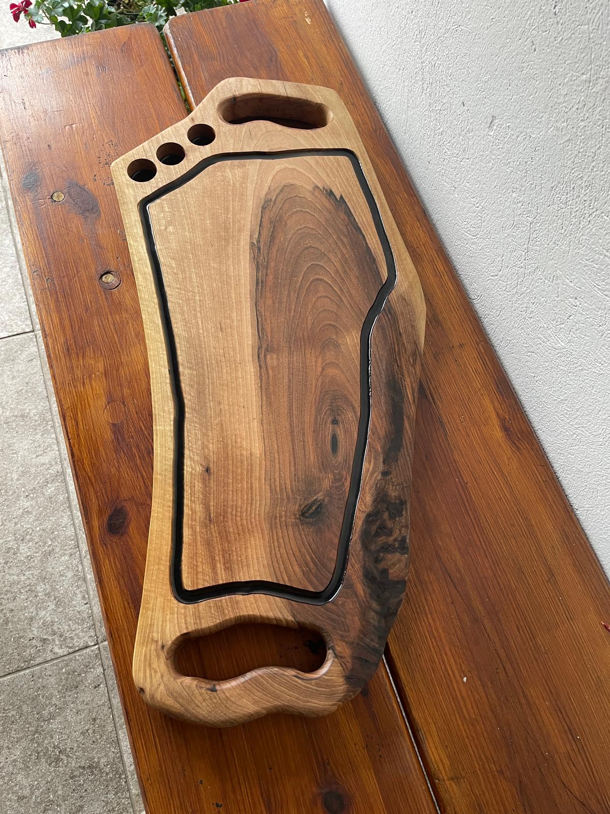 Tocător din Nuc cu Rășină Neagră și 3 Shot-uri – 75x30x3,5 cm - imagine 3